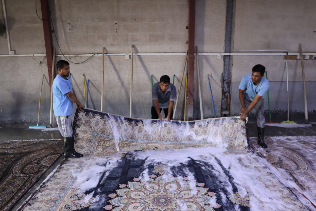 Professional Carpet Washing in Dubai | Al Falaj Carpet Cleaning